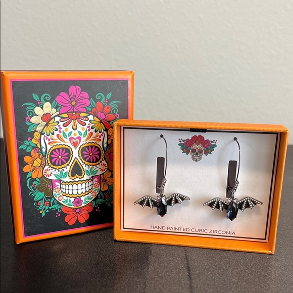 🦇 Black Bat Earrings w/ Cubic Zirconia - Picture 1 of 6